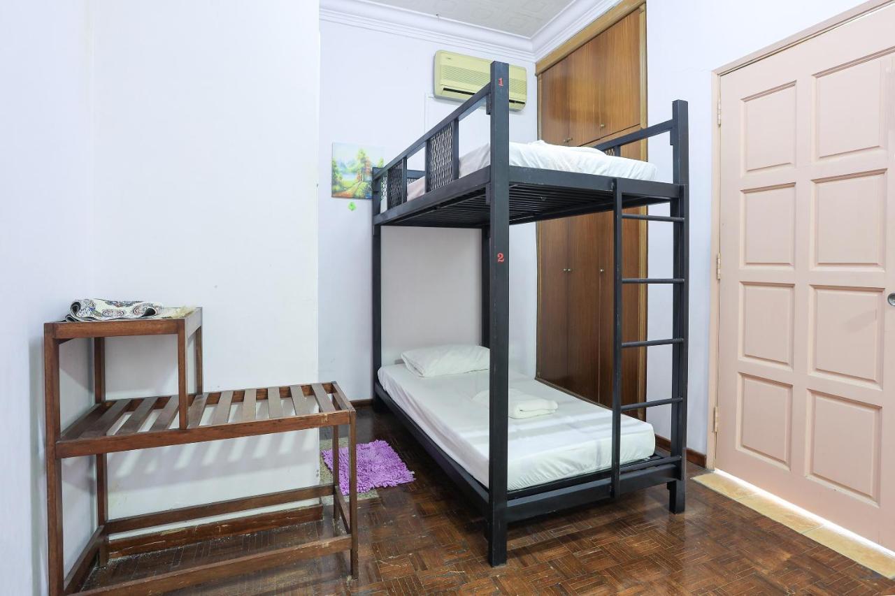 Oyo Home 90229, 3 Little Birds Homestay 4Bhk Malacca Ngoại thất bức ảnh