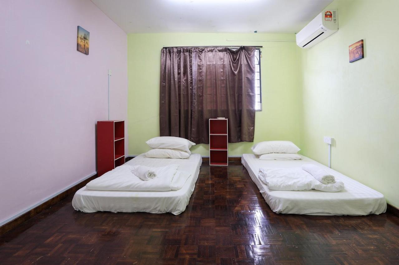 Oyo Home 90229, 3 Little Birds Homestay 4Bhk Malacca Ngoại thất bức ảnh